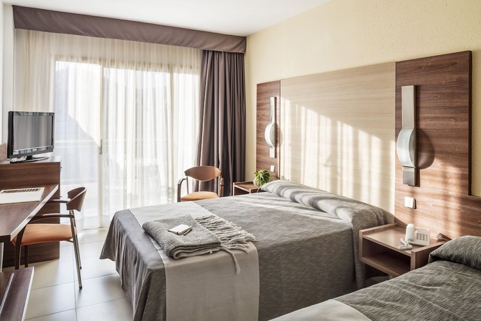 Imagen de la habitación del Hotel Aqua Aquamarina. Foto 5