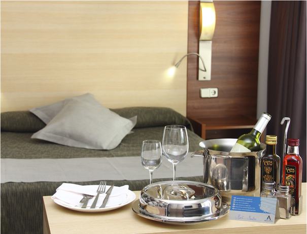 Imagen de la habitación del Hotel Aqua Aquamarina. Foto 6