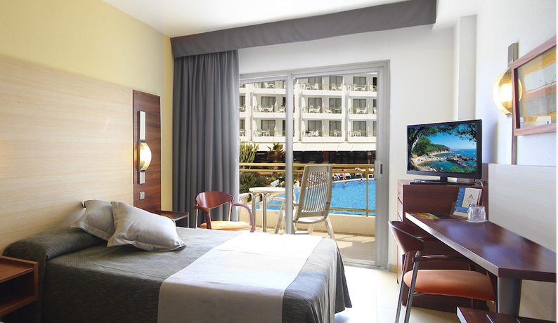 Imagen de la habitación del Hotel Aqua Aquamarina. Foto 9