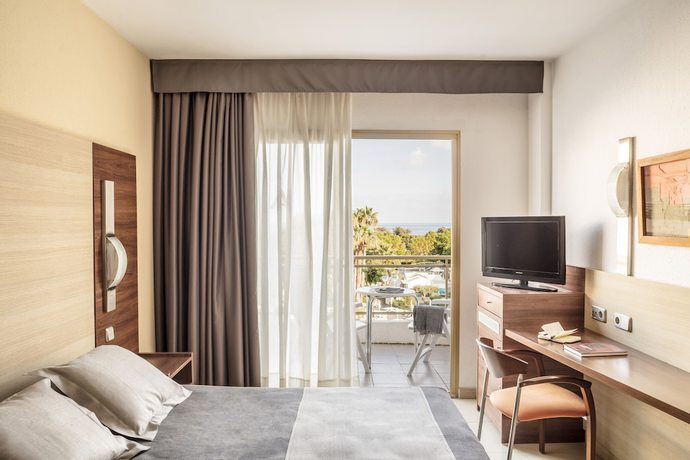 Imagen de la habitación del Hotel Aqua Aquamarina. Foto 12