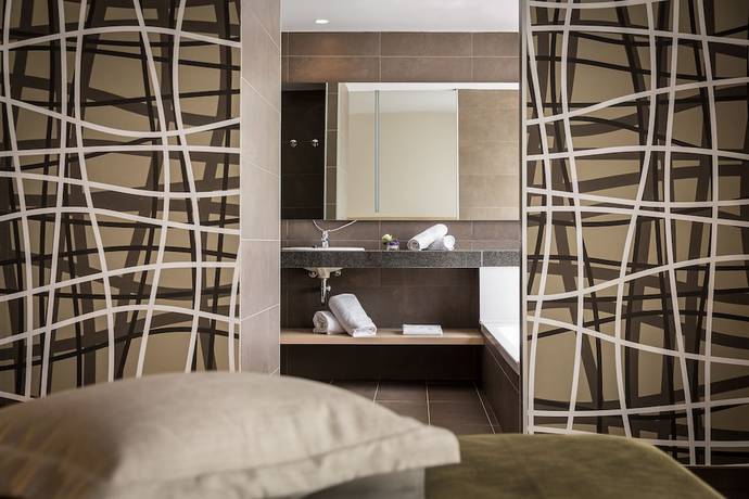 Imagen de la habitación del Hotel Aqua Aquamarina. Foto 15