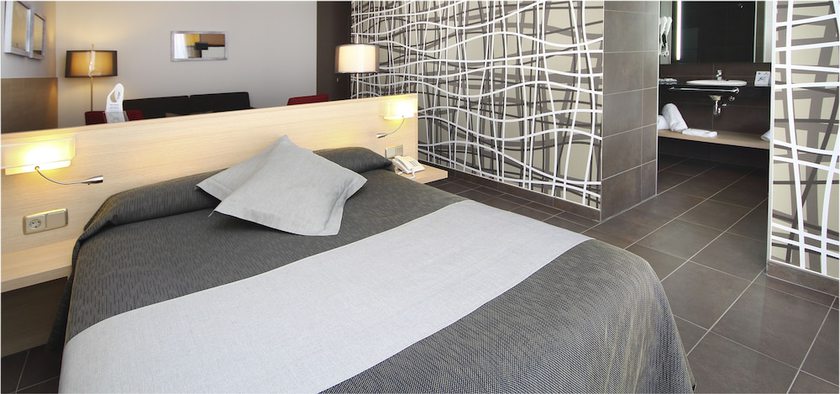 Imagen de la habitación del Hotel Aqua Aquamarina. Foto 16