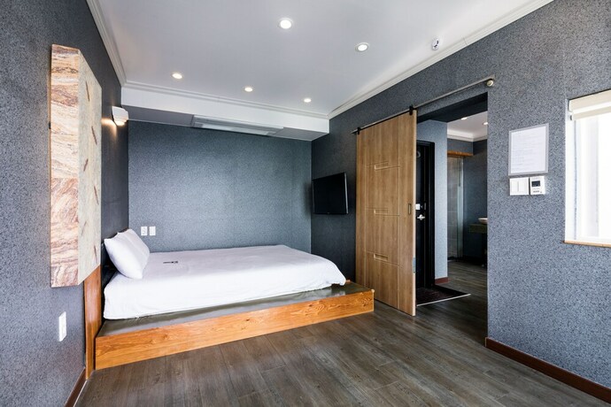 Imagen de la habitación del Hotel Aqua Beautique. Foto 27