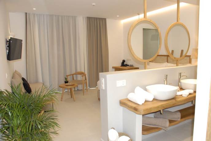 Imagen de la habitación del Hotel Aqua Blu - Adults Only by Checkin. Foto 10