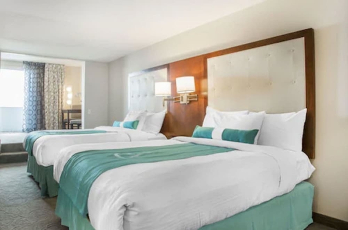 Imagen de la habitación del Hotel Aqua Blue and Conference Center. Foto 4