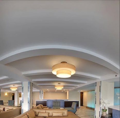 Imagen de los interiores del Hotel Aqua Blue and Conference Center. Foto 17