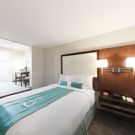 Imagen de la habitación del Hotel Aqua Blue and Conference Center. Foto 14