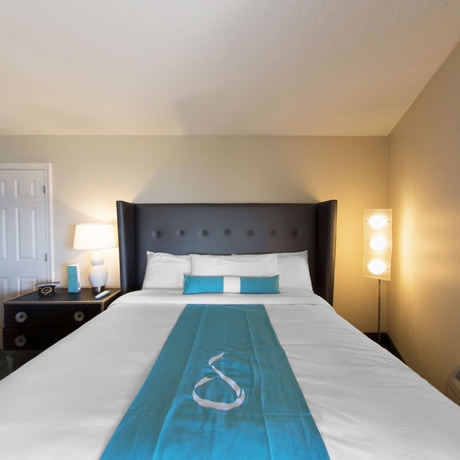 Imagen de la habitación del Hotel Aqua Blue and Conference Center. Foto 15