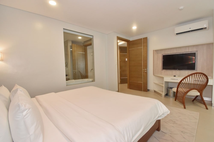 Imagen de la habitación del Hotel Aqua Boracay. Foto 17