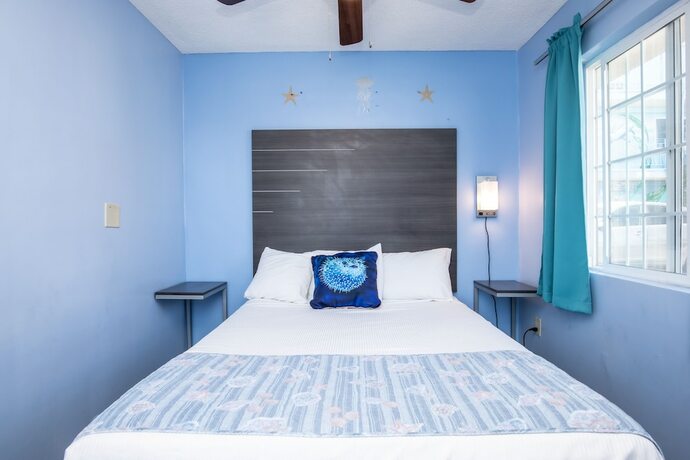 Imagen general del Hotel Aqua Breeze Inn. Foto 11