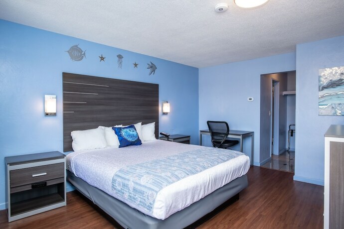 Imagen de la habitación del Hotel Aqua Breeze Inn. Foto 15