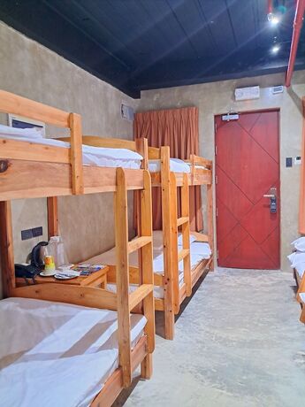 Imagen de la habitación del Hotel Aqua Frontier and Restaurant. Foto 16