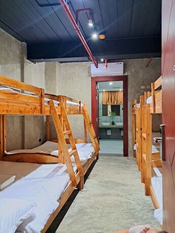 Imagen general del Hotel Aqua Frontier and Restaurant. Foto 5