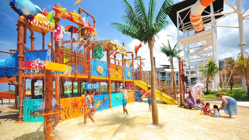 Imagen de la piscina del Hotel Aqua Fun. Foto 14