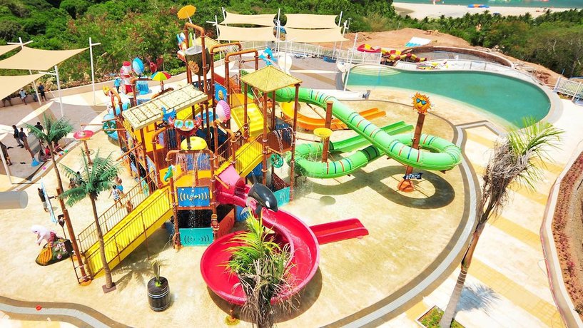 Imagen de la piscina del Hotel Aqua Fun. Foto 17