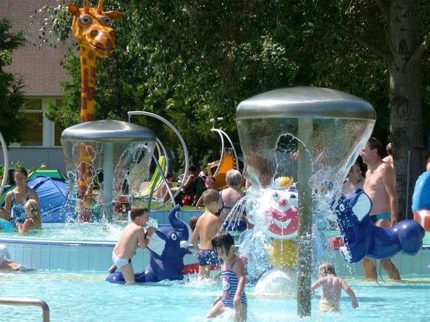 Imagen de la piscina del Hotel Aqua, Komárom. Foto 15