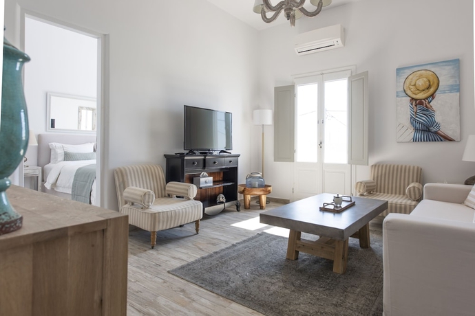 Imagen de la habitación del Hotel Aqua Luxury Suites. Foto 5