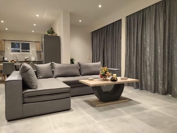 Imagen general del Hotel Aqua Luxury Suites Roda. Foto 2