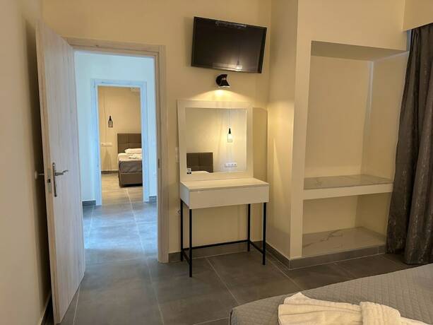 Imagen general del Hotel Aqua Luxury Suites Roda. Foto 5