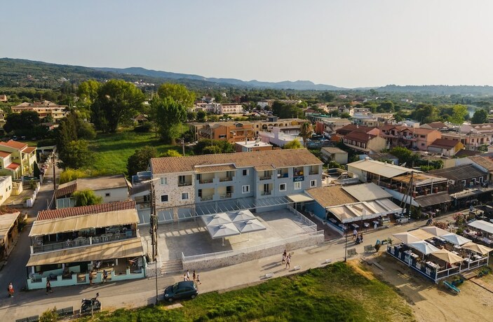 Imagen general del Hotel Aqua Luxury Suites Roda. Foto 10