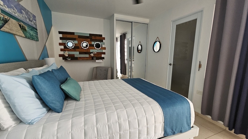 Imagen de la habitación del Hotel Aqua Marina Beach Club. Foto 2