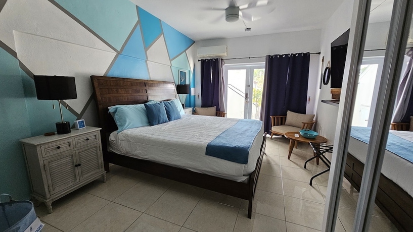 Imagen de la habitación del Hotel Aqua Marina Beach Club. Foto 8