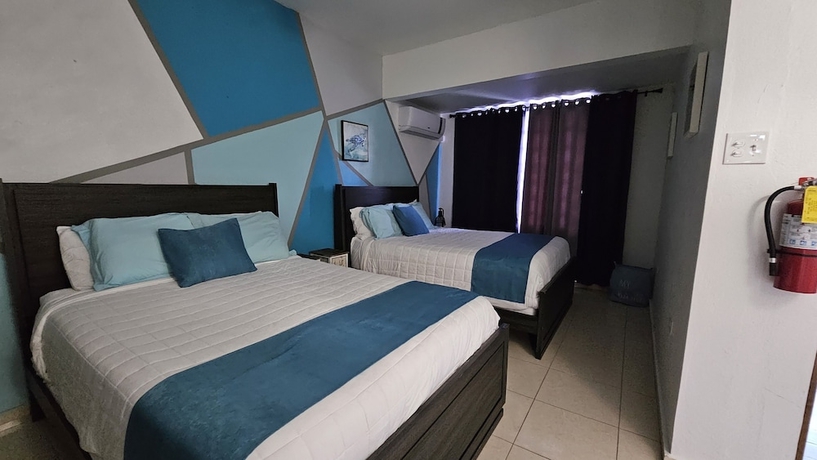 Imagen de la habitación del Hotel Aqua Marina Beach Club. Foto 18