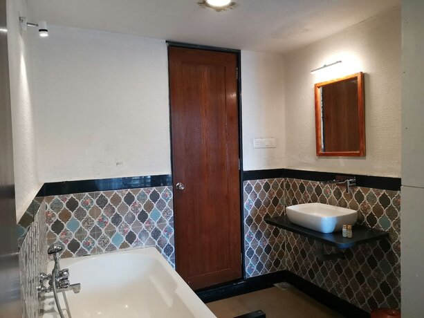 Imagen general del Hotel Aqua Marina Beach Cottages. Foto 16