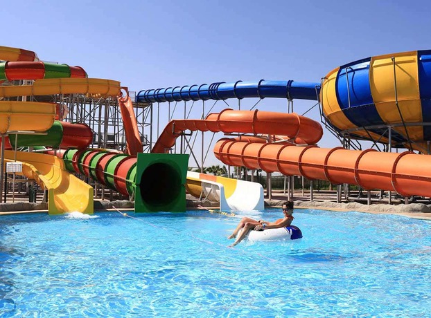 Imagen de la piscina del Hotel Aqua Mirage Club & Aqua Parc. Foto 11