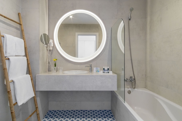 Imagen de la habitación del Hotel Aqua Natura Bay. Foto 10