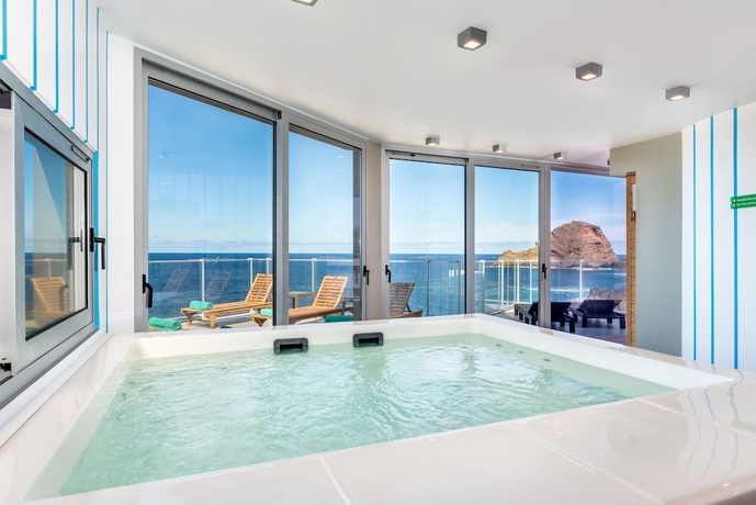 Imagen de la piscina del Hotel Aqua Natura Bay. Foto 14