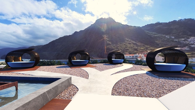 Imagen de la piscina del Hotel Aqua Natura Bay. Foto 16