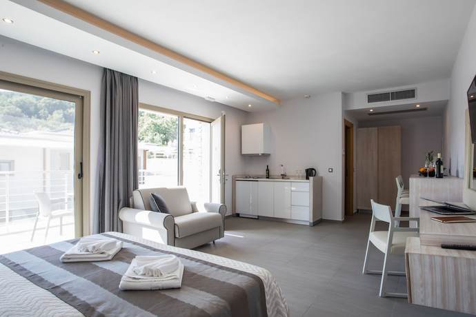 Imagen de la habitación del Hotel Aqua Oliva Resort. Foto 4