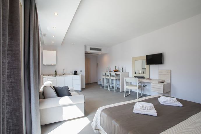 Imagen de la habitación del Hotel Aqua Oliva Resort. Foto 9