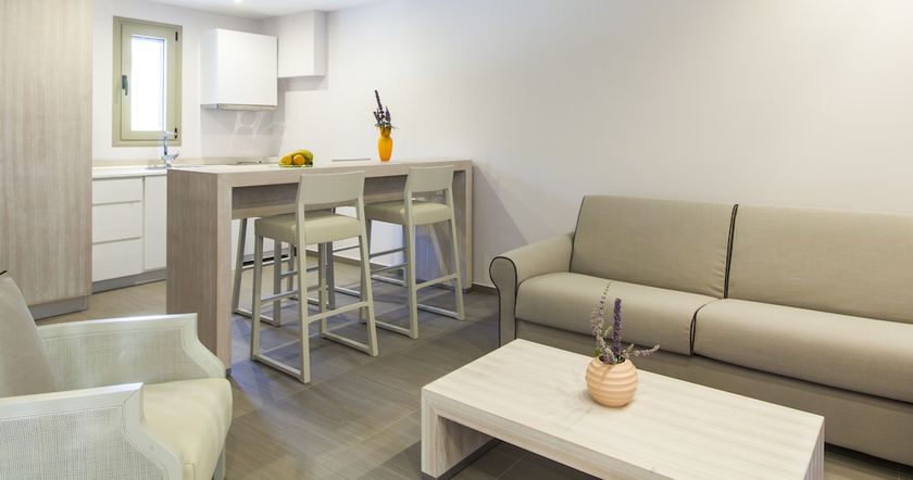 Imagen de la habitación del Hotel Aqua Oliva Resort. Foto 11