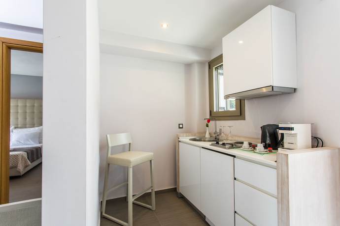 Imagen de la habitación del Hotel Aqua Oliva Resort. Foto 13