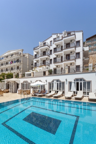 Imagen de los exteriores del Hotel Aqua Princess. Foto 10