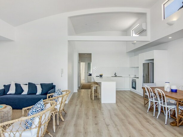 Imagen general del Hotel Aqua Promenade Beachfront Apartments. Foto 4