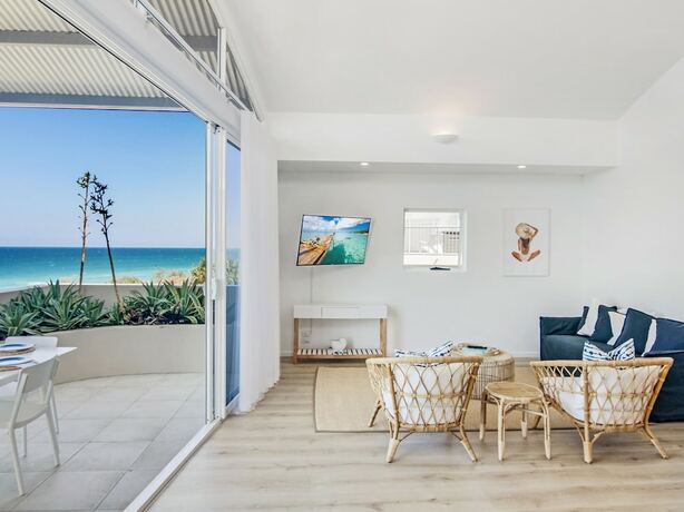 Imagen general del Hotel Aqua Promenade Beachfront Apartments. Foto 8