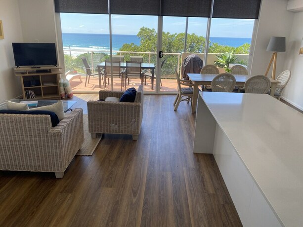 Imagen general del Hotel Aqua Promenade Beachfront Apartments. Foto 16