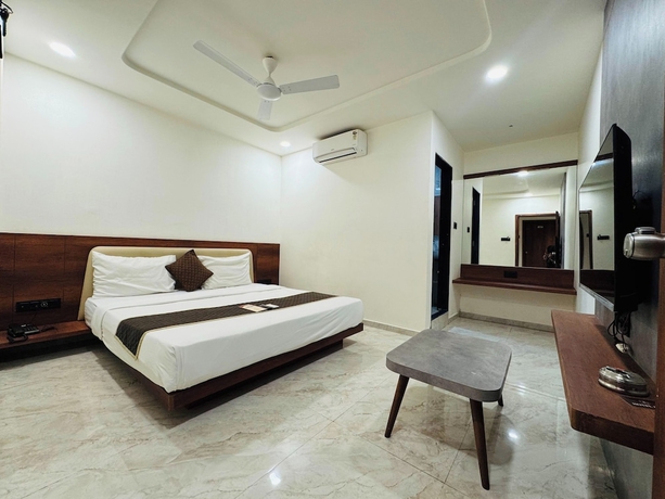 Imagen de la habitación del Hotel Aqua Rajkot. Foto 12