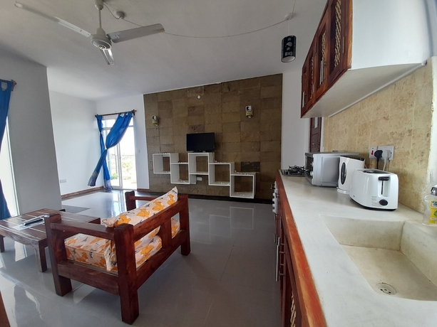 Imagen de la habitación del Hotel Aqua Resort, Gombato. Foto 15