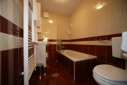 Imagen de la habitación del Hotel Aqua Roma. Foto 4