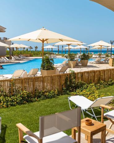 Imagen de la piscina del Hotel Aqua Sidi Heneish by Alma. Foto 19