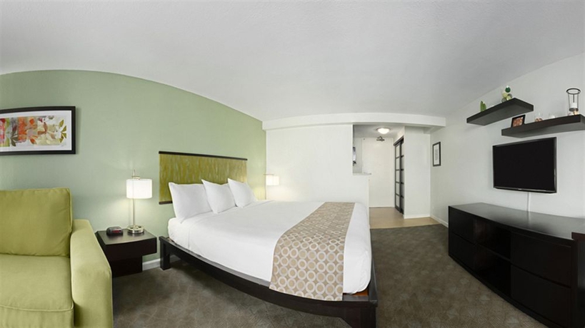 Imagen de la habitación del Hotel Aqua Skyline at Island Colony. Foto 3