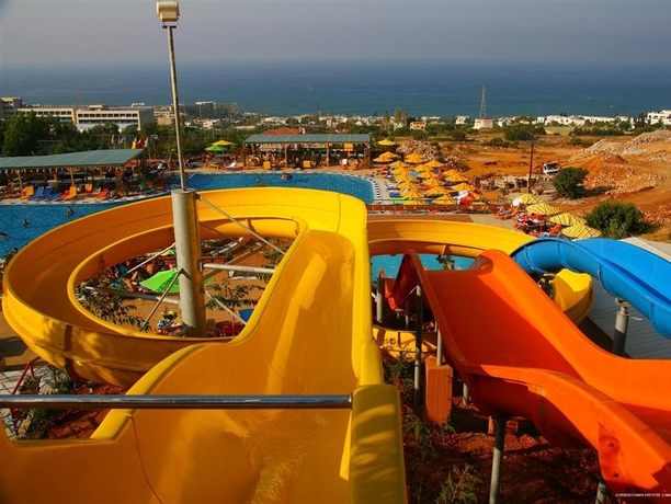 Imagen general del Hotel Aqua Sun Village. Foto 6