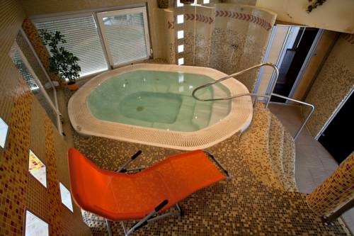 Imagen general del Hotel Aqua Therm. Foto 9