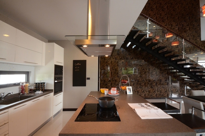 Imagen de la habitación del Hotel Aqua Villas Rawai. Foto 17