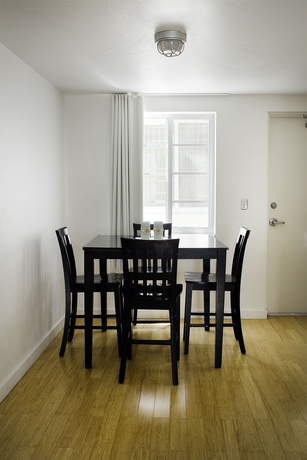 Imagen de la habitación del Hotel Aqua & Suites. Foto 7