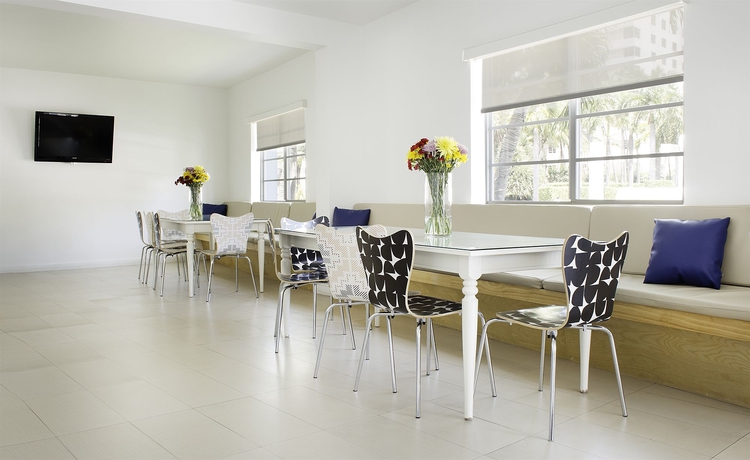 Imagen de los interiores del Hotel Aqua & Suites. Foto 15